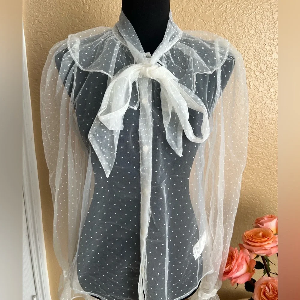 Dolan Sheer White Polka Dot blouse anthologies
Tie~neck Size S - Picture 8 of 13